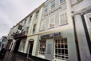 Photo of The Crown [Lloyds]